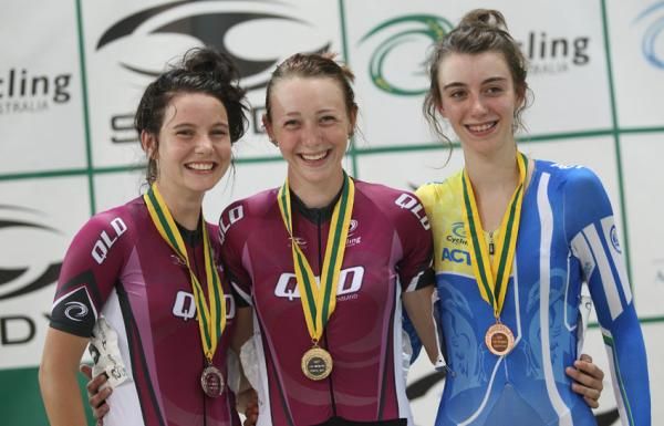 The podium for the under 19 women's scratch race: Alexandra Odea (silver), Taylah Jennings (gold), and Allison Rice (bronze).