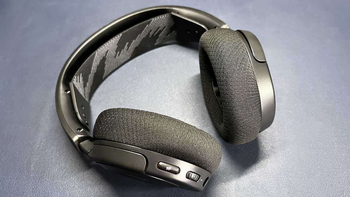 SteelSeries Arctis Nova 1