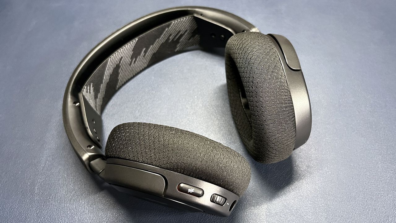 SteelSeries Arctis Nova 1