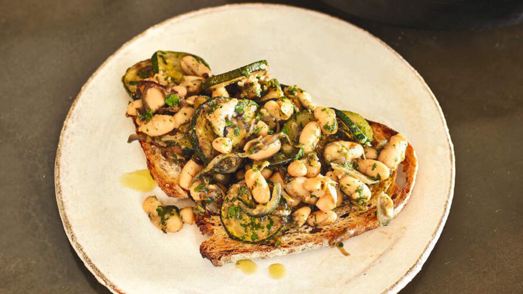 Cannellini beans and courgettes on toast