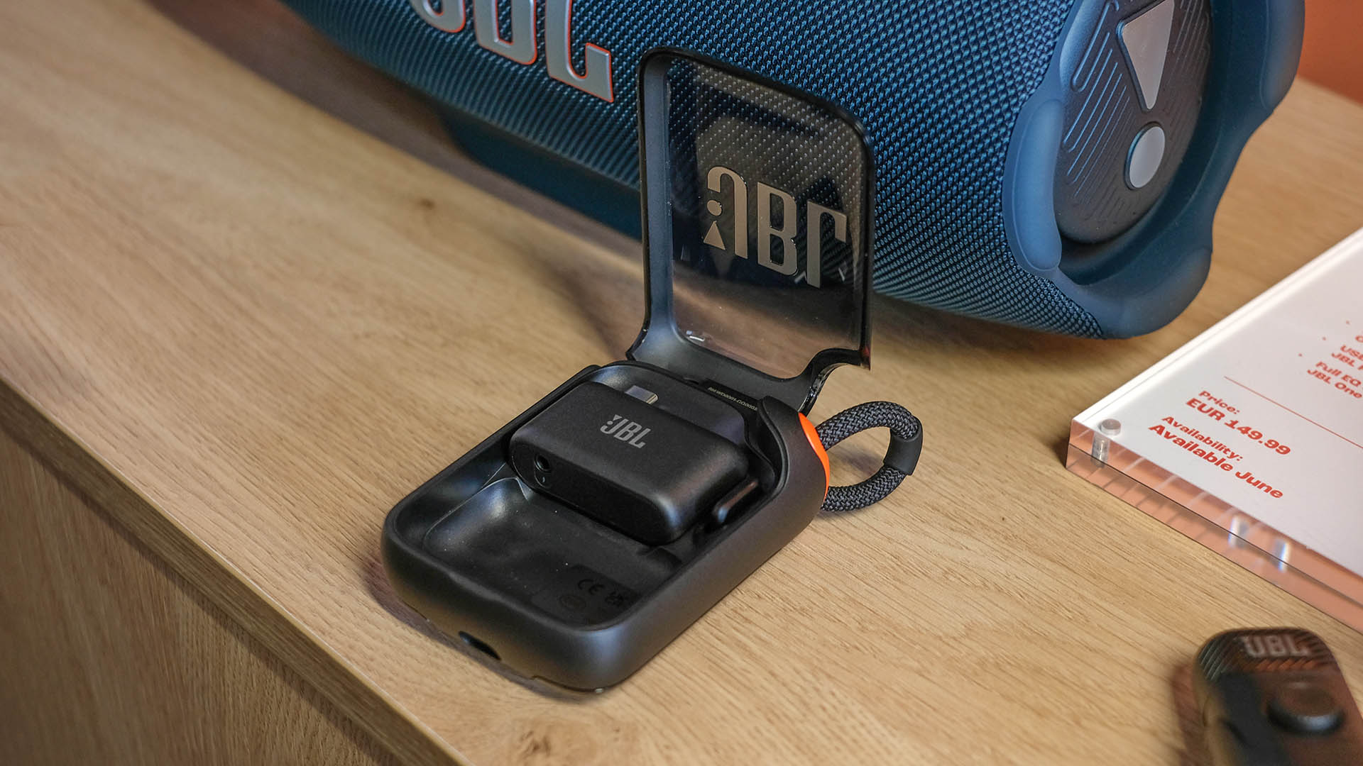 JBL microphone dongle photo.