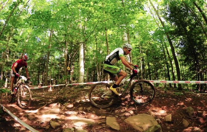 Jeremiah Bishop (Sho-Air Cannondale) leading Todd Wells on lap three