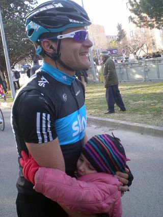 Sylvain Calzati (Sky) with his daughter Emma after the stage 5 finish in Aix-en-Provence.