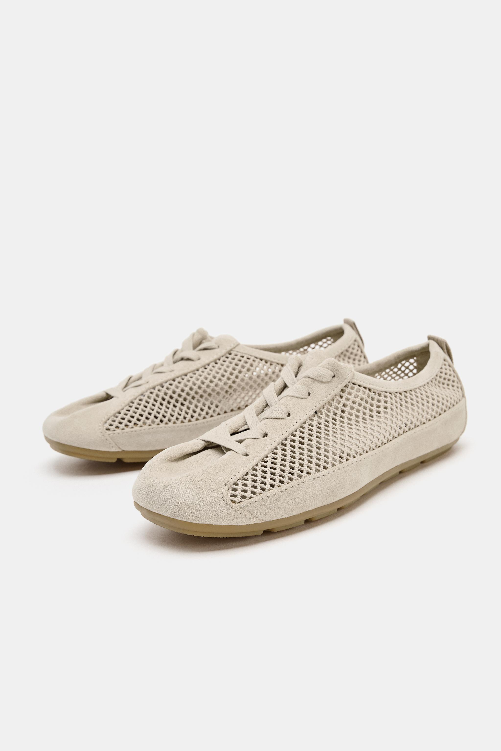 Mesh Trainers With Pull Tab
