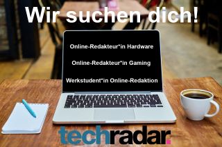 Ein Laptop steht auf einem Tisch, zu sehen sind Stellenangebote von TR Deutschland