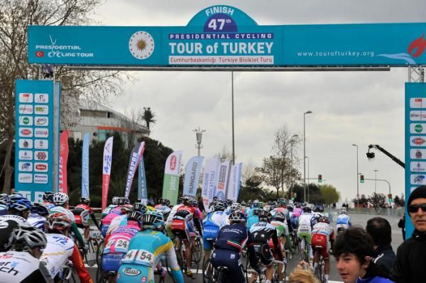 Riders head out for the first stage.