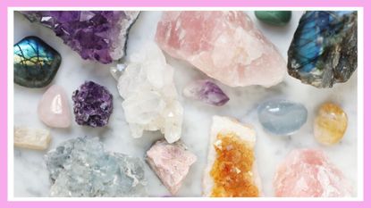 Amethyste, quartz rose, labradorite, citrine, celestine, pierre de lune, aventurine verte, rhodonite, quartz. Facts about crystals