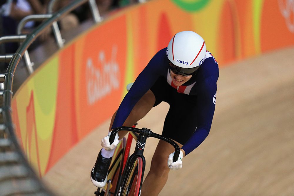 Sarah Hammer (USA) makes a break for it