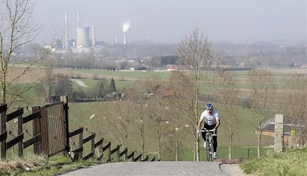 Van Petegem rolls back the years