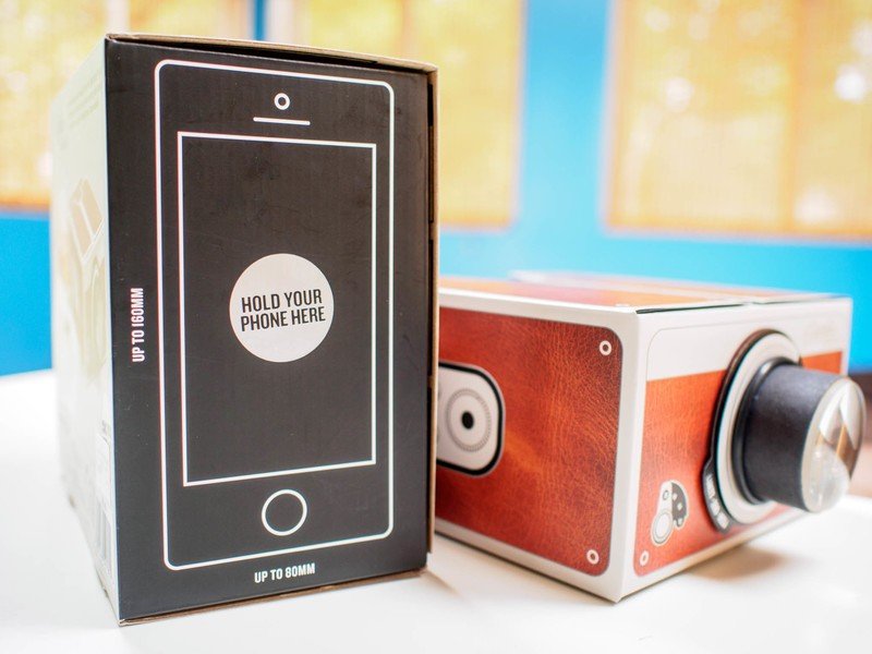 Smartphone Projector 2.0 is cute, but not exactly functional