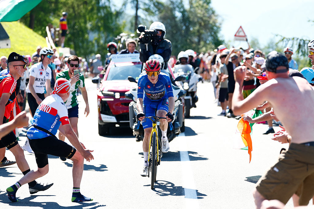As it happened: Maglia Rosa changes hands during brutal day of climbing at stage 14 of the Giro d’Italia
