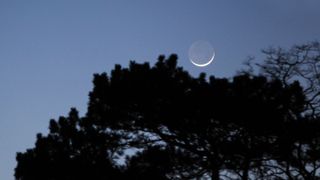 Moon with Earthshine, one and a half days old taken on 6 Feb 2011
