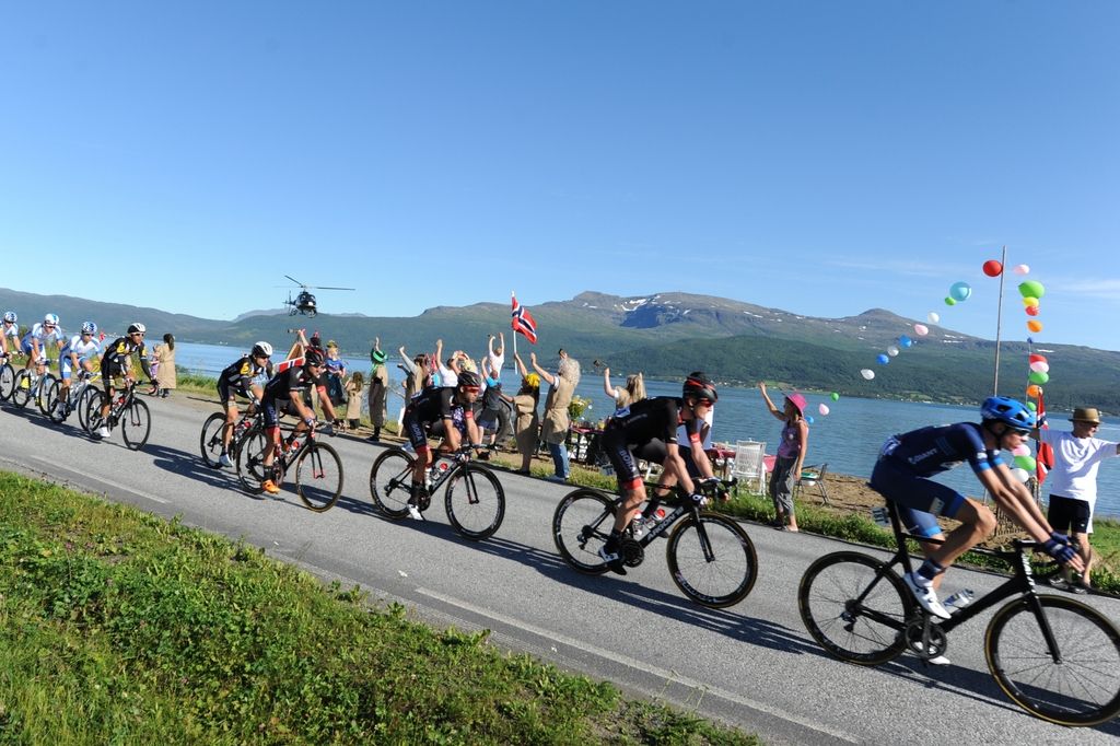 The Bora-Argon 18 riders at the front of the peloton