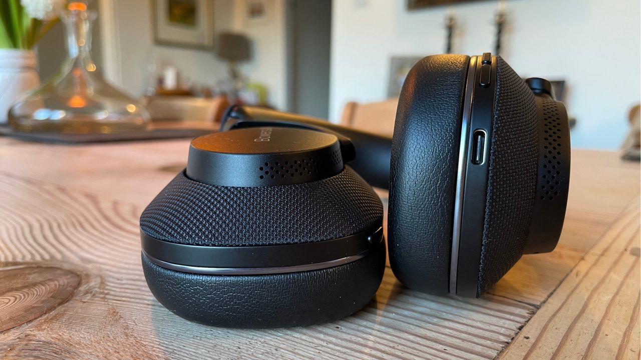 Image for review of Bowers &amp; Wilkins Px7 S2e showing charging port