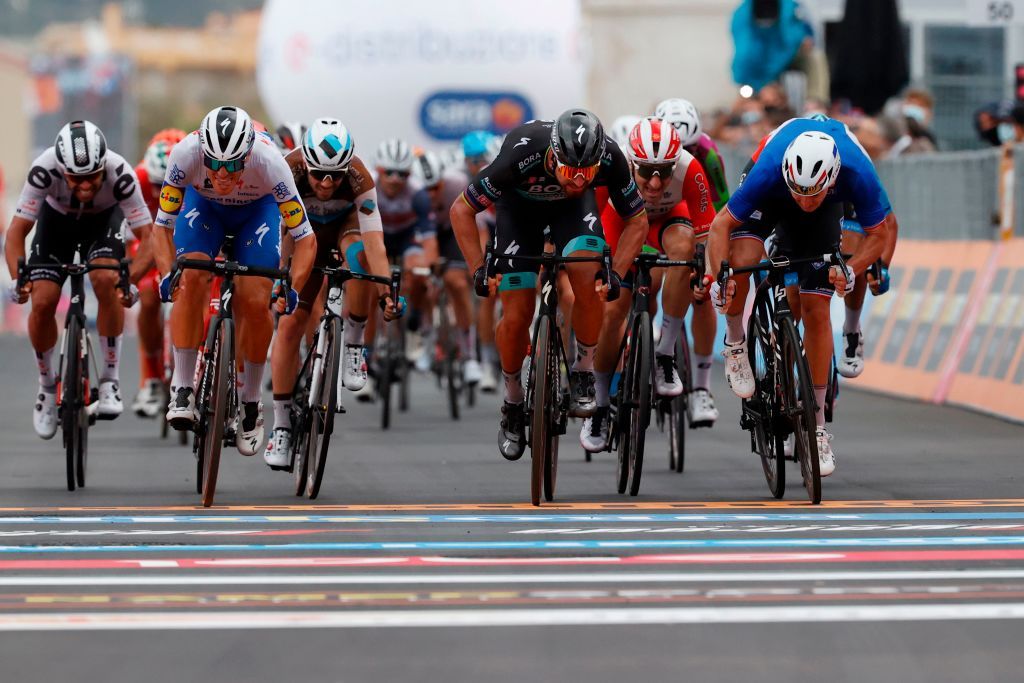 Arnaud Demare beats Peter Sagan in a photo-finish sprint stage 4 at the Giro d'Italia