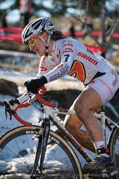 Amy Dombroski (Schlamm P/b Primus Mootry)