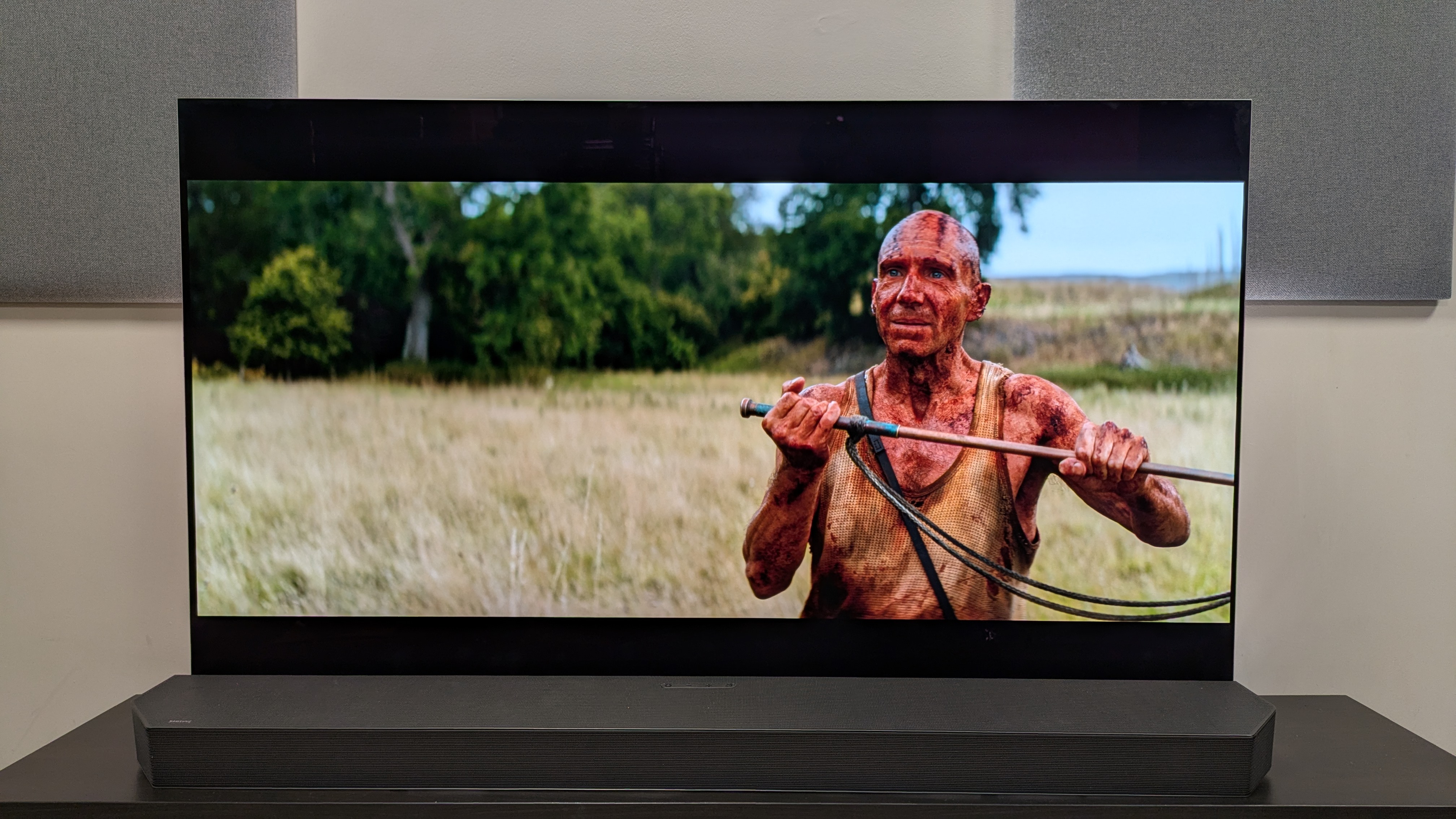 28 Years Later: The Bone Temple 4K Blu-ray on LG G5 showing Dr Kelson with blow dart 