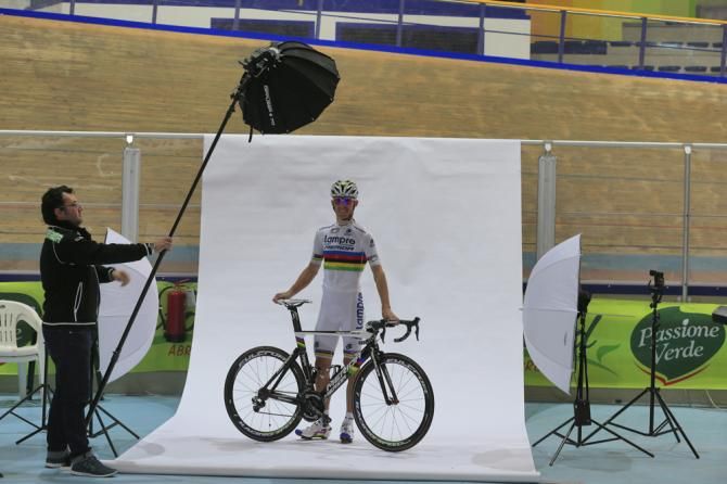 Rui Costa prepares for a photoshoot