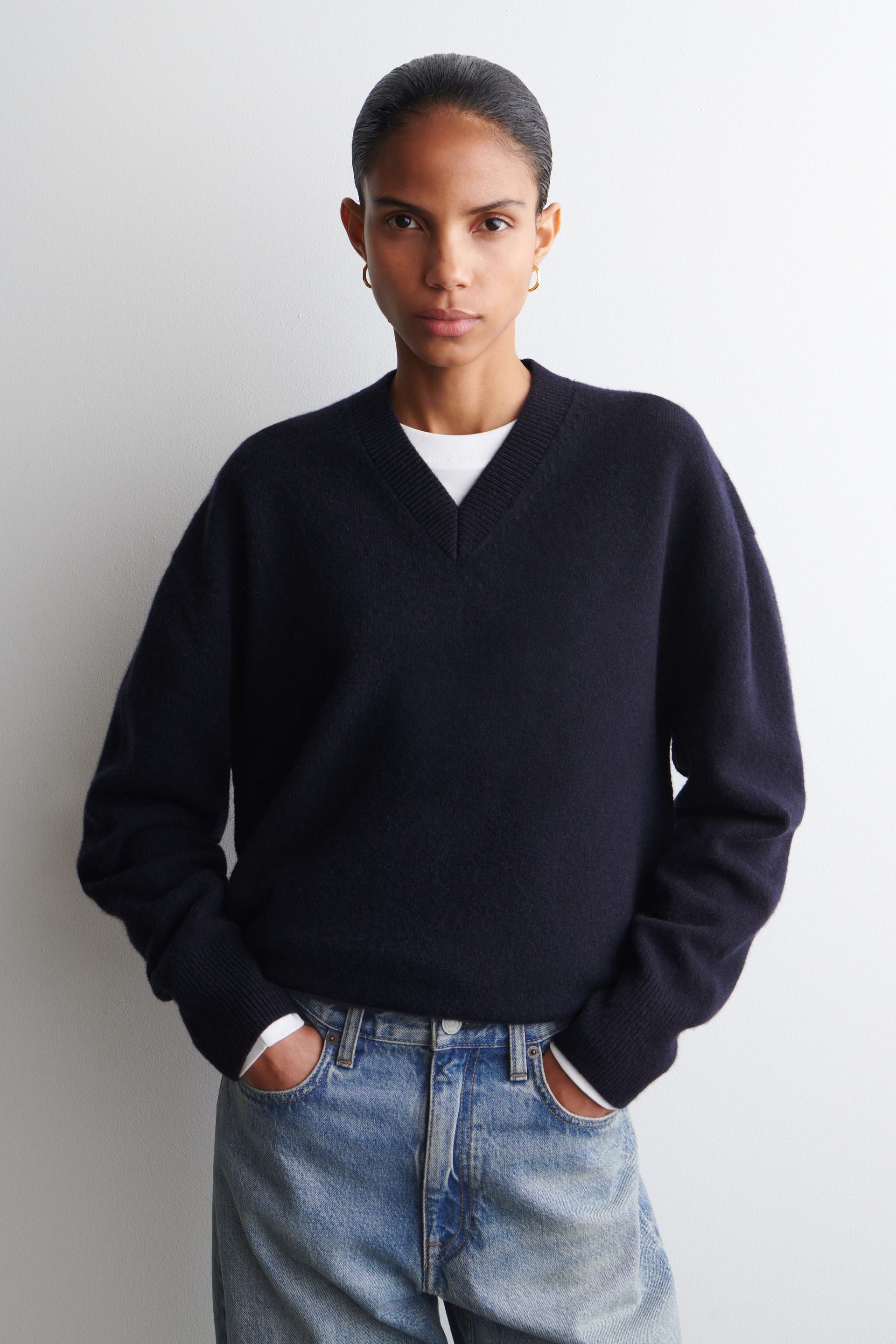 Rounded Wool V-Neck Jumper