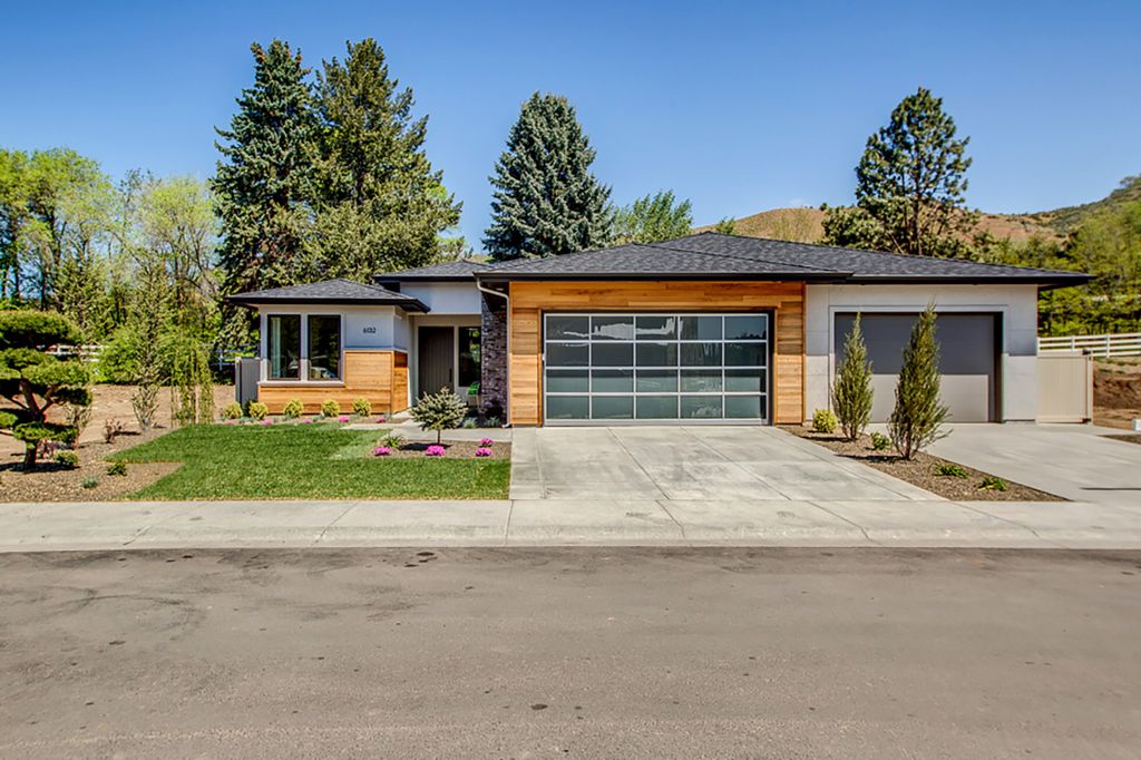 For sale 6 newly constructed homes The Week