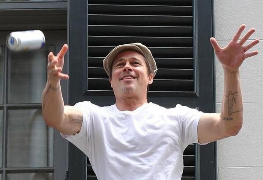 Brad Pitt&amp;#039;s New Orleans beer-toss to Matthew McConaughey is disappointingly meh