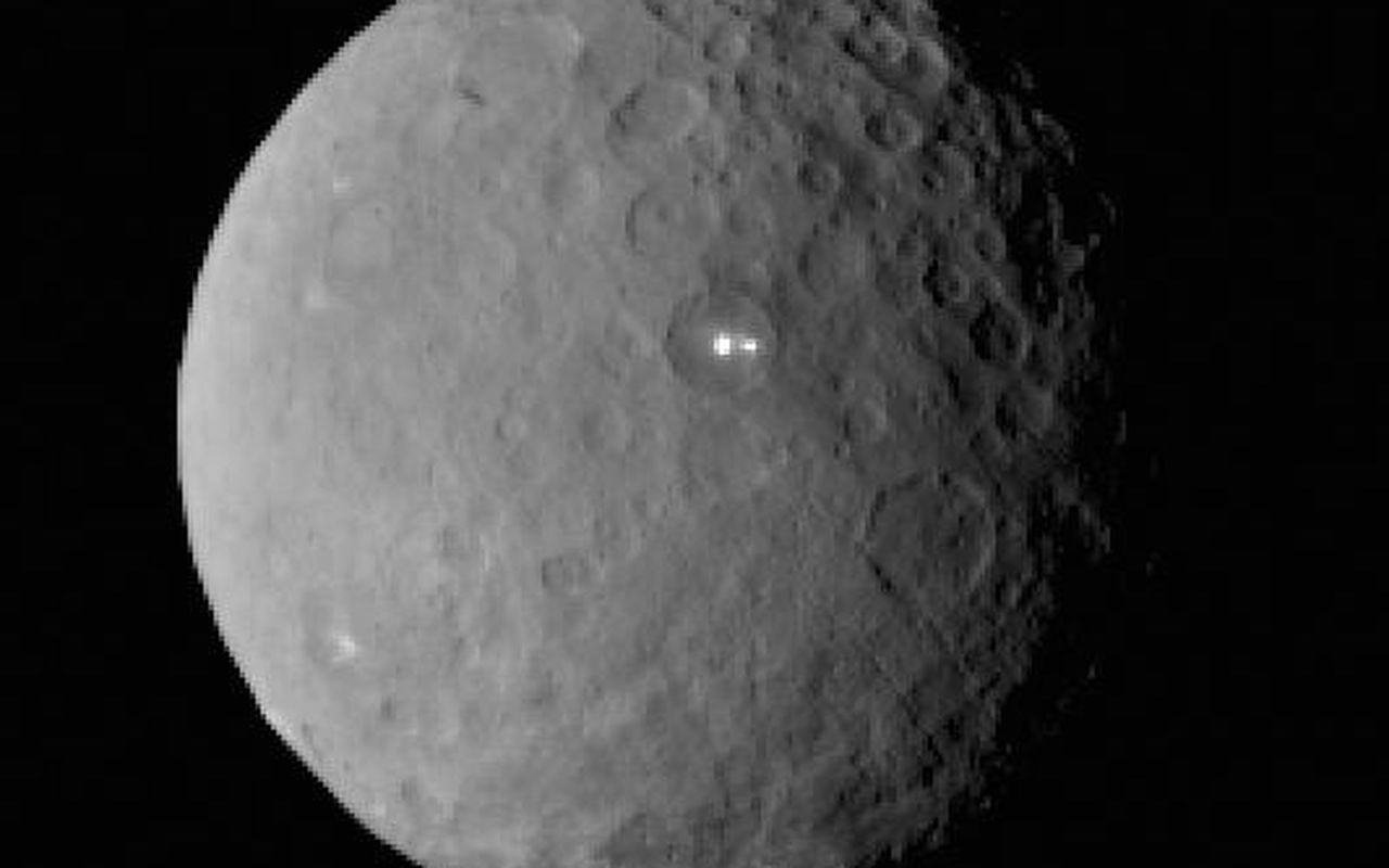 NASA is baffled by two &amp;quot;bright spots&amp;quot; on Ceres