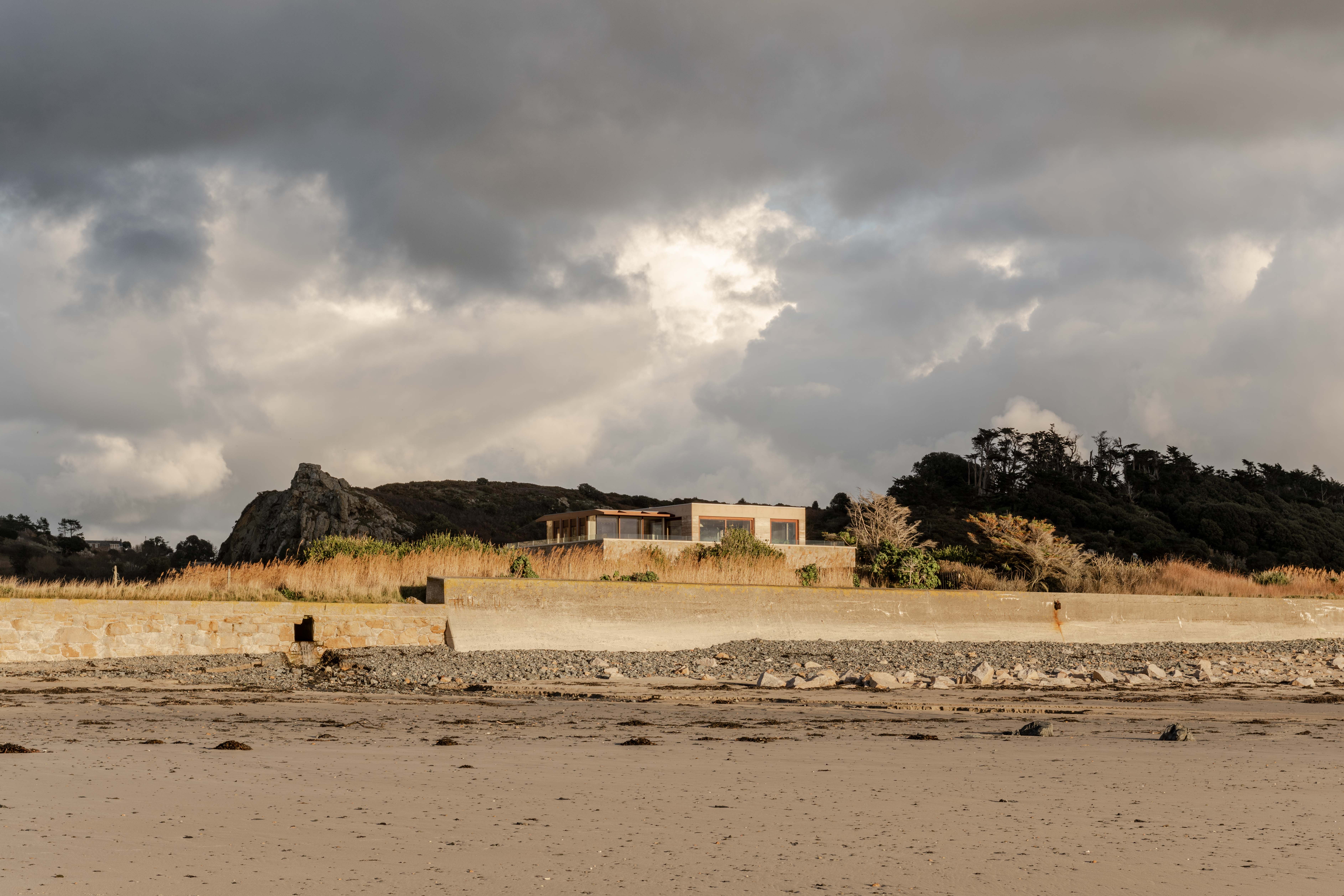 Wishing Well beach house, Jersey, by Fieldwork Architects
