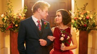 Ben Hardy as Oliver Jones and Haley Lu Richardson as Hadley Sullivan in Love at First Sight on Netflix