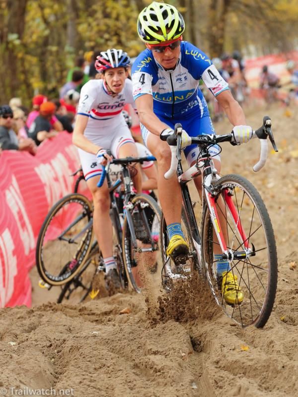 Katerina Nash (Luna Pro Team) trying to find a line in the sand