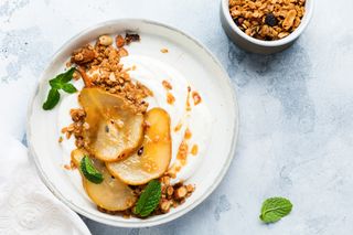 Healthy breakfast ideas: a yoghurt bowl