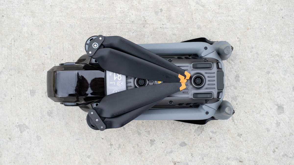 DJI Air 3 Product Image_drone closed, below view.