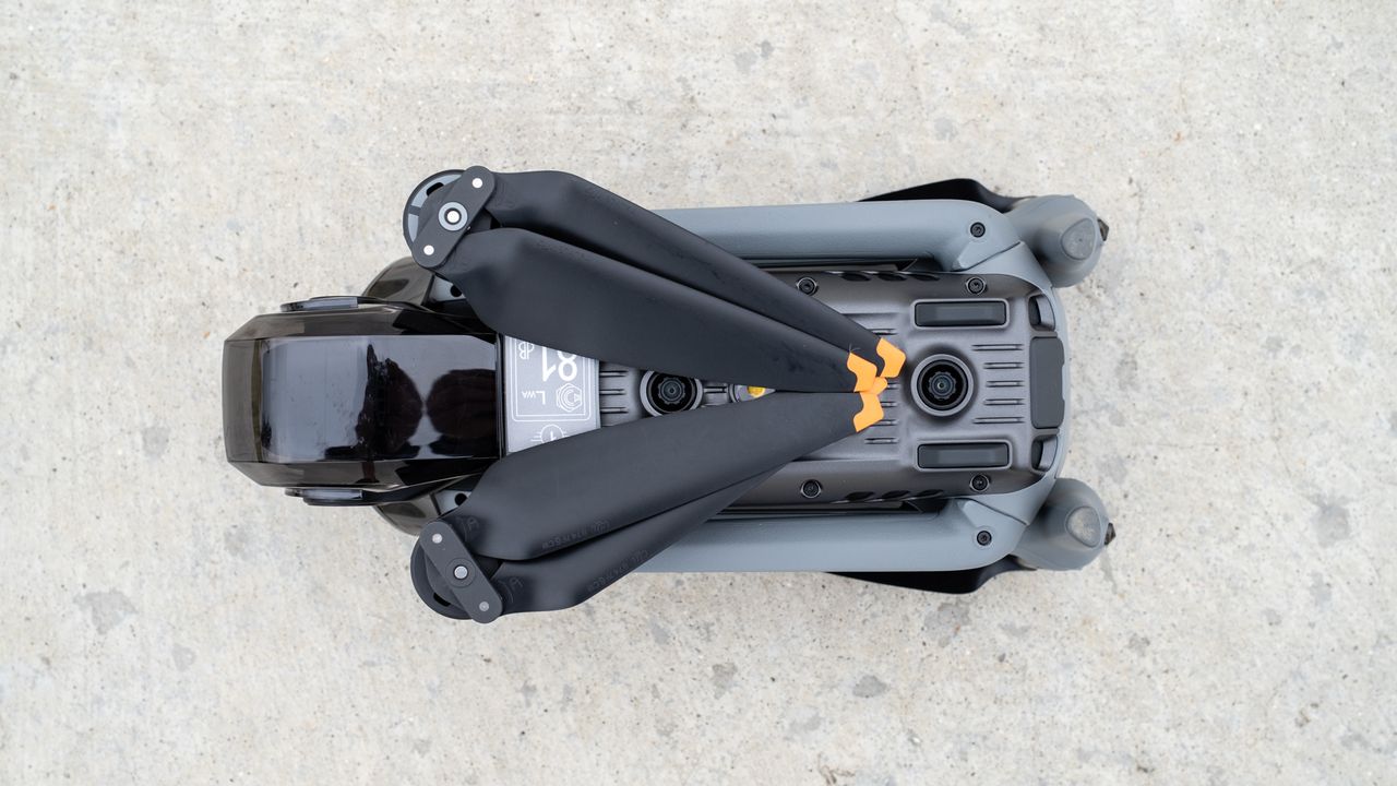 DJI Air 3 Product Image_drone closed, below view.