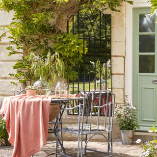 Garden with tree and chair