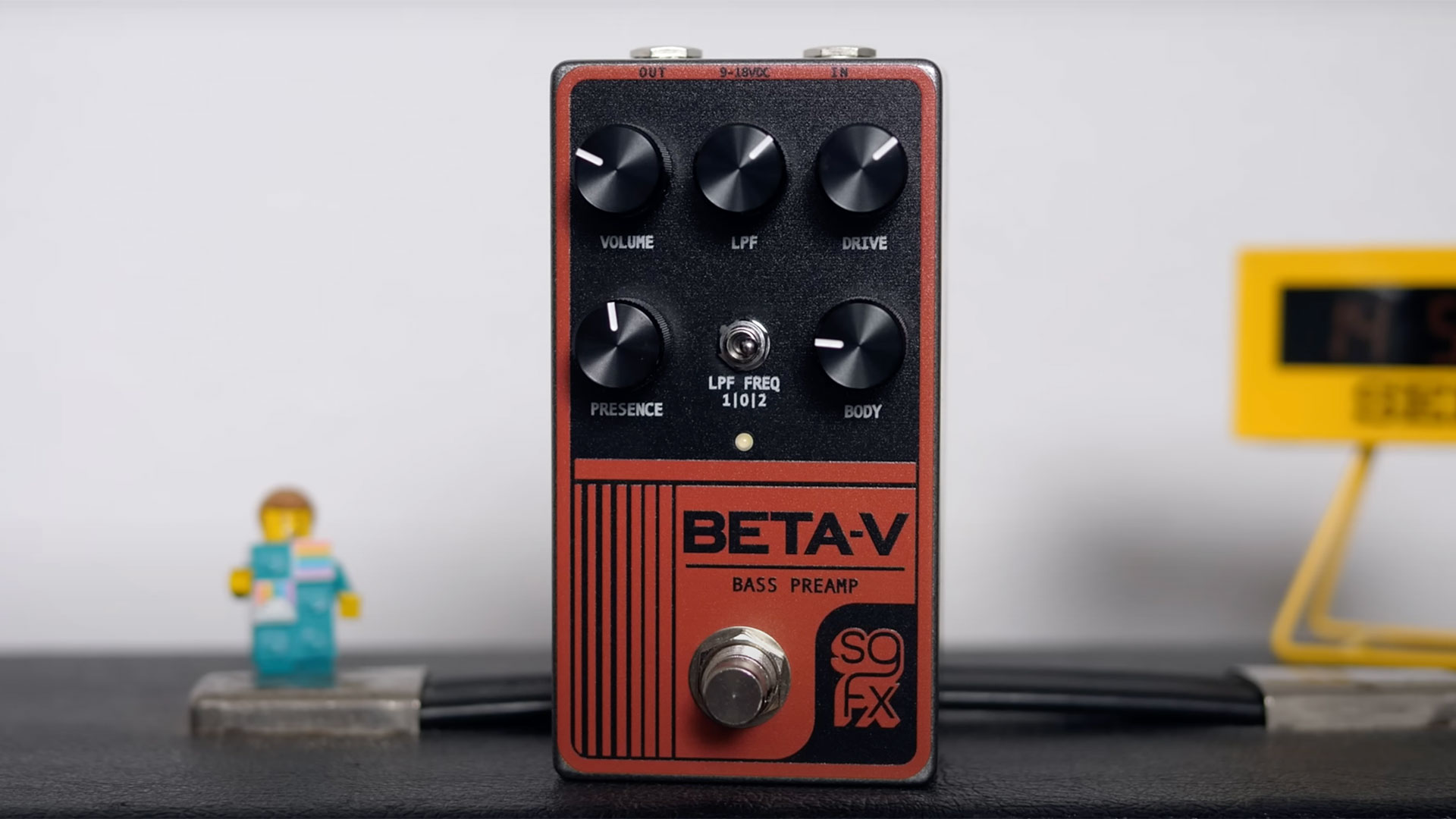 SolidGoldFX introduces the Beta-V – an attempt to pack the tone of 
