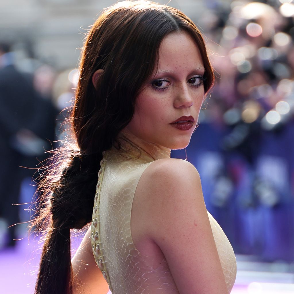 Jenna Ortega s Burgundy Hair Is Grunge Done Right Marie Claire