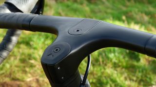 Canyon Grail CF SLX 8 AXS handlebar gear groove detail