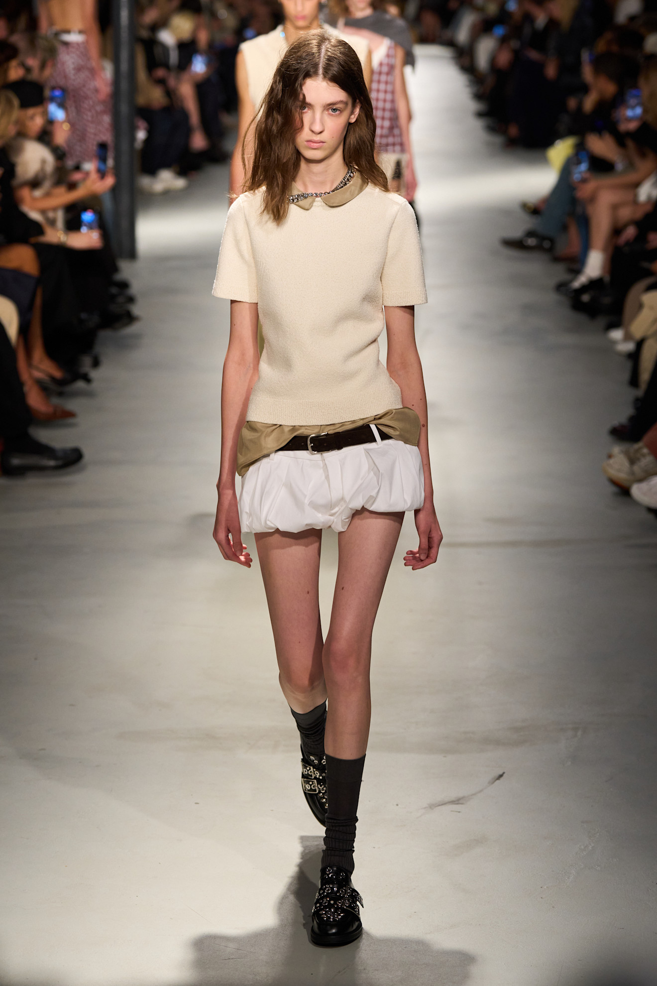 Model wears bloomers on the N 21 runway.