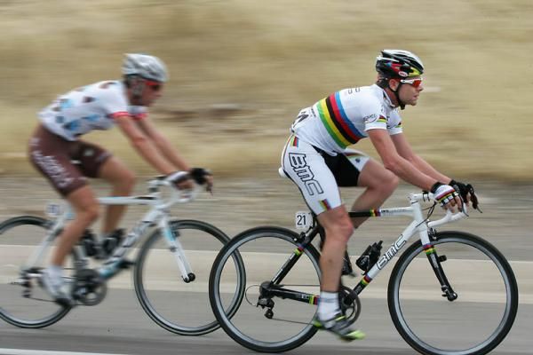 World Champion Cadel Evans (BMC) in the thick of things Down Under