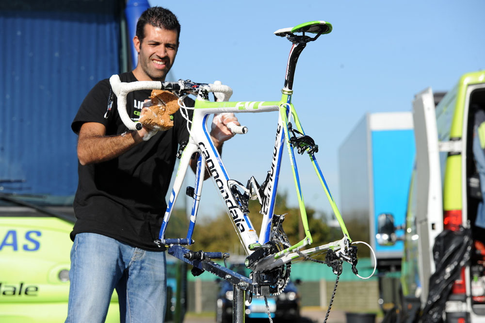 washing bike with disc brakes