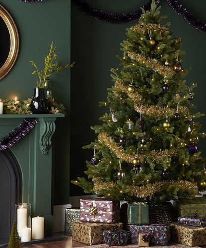 Decorating with tinsel is set to be a huge trend this Christmas | Ideal ...