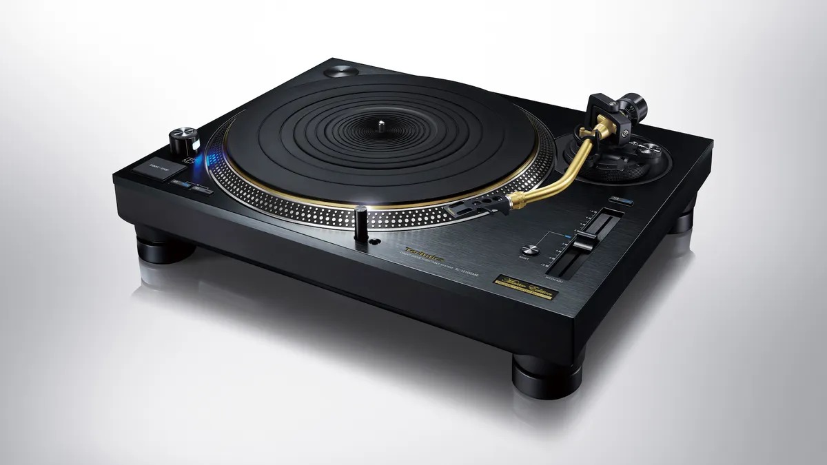 Technics SL-1210GME turntable on a white background