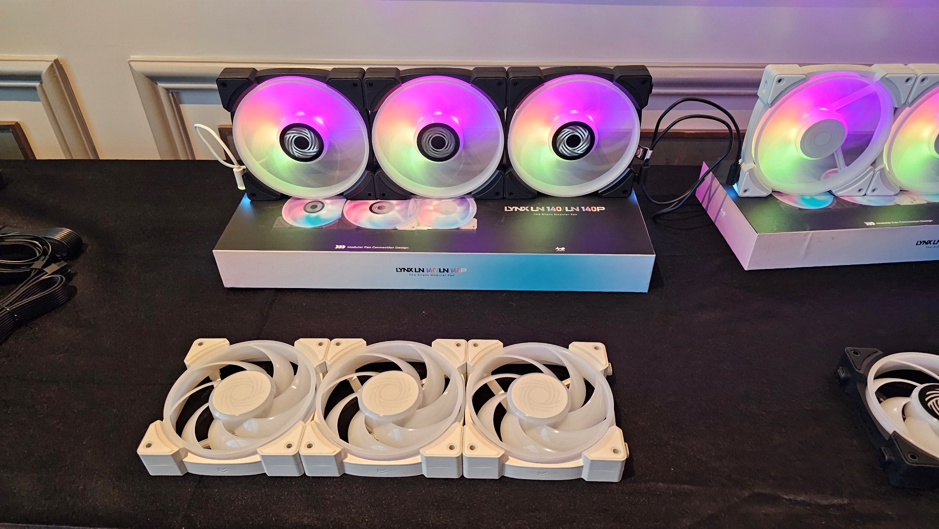 InWinLynx fans available in white and black color options