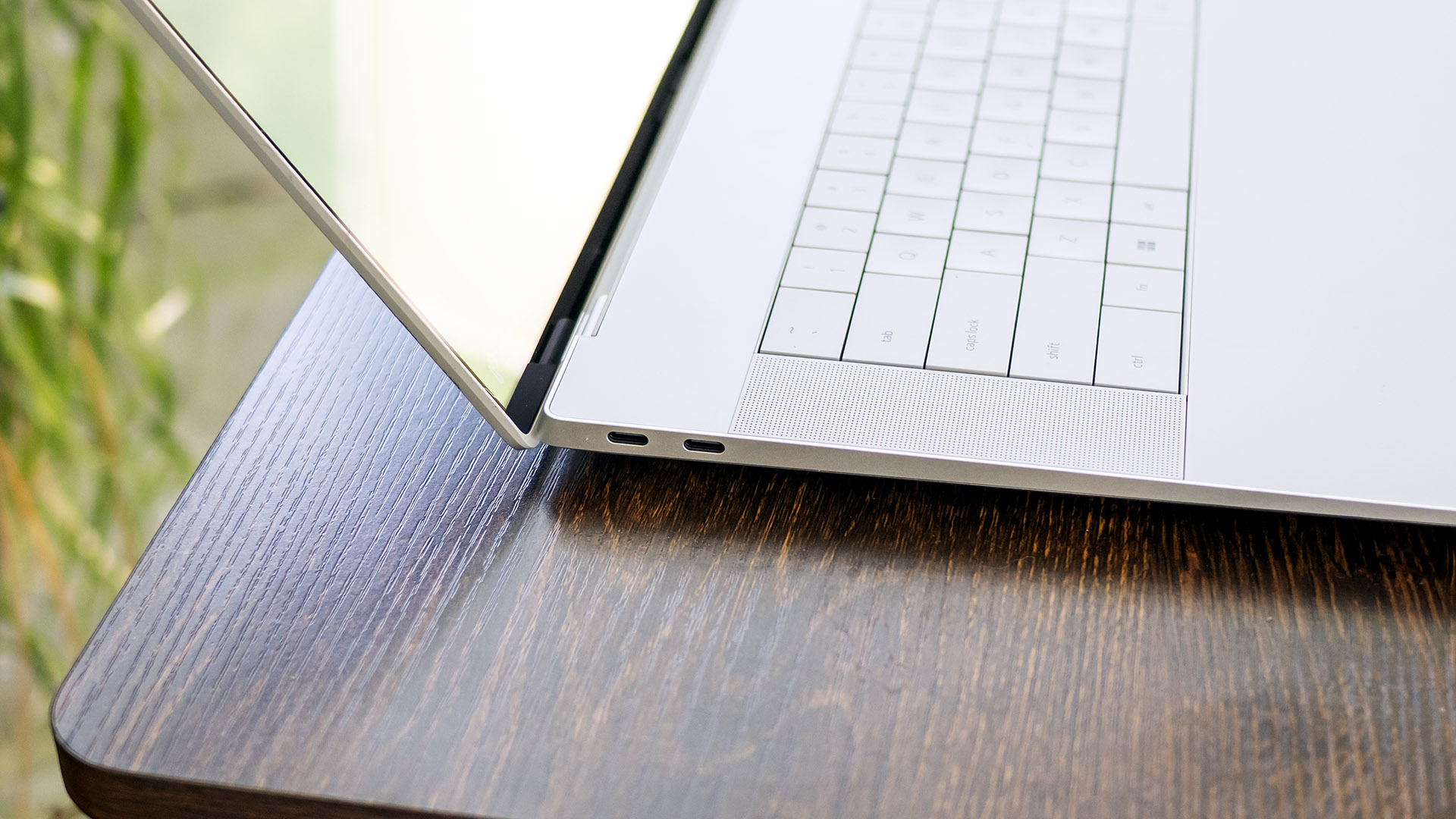 Dell 16 Premium (DA16250)