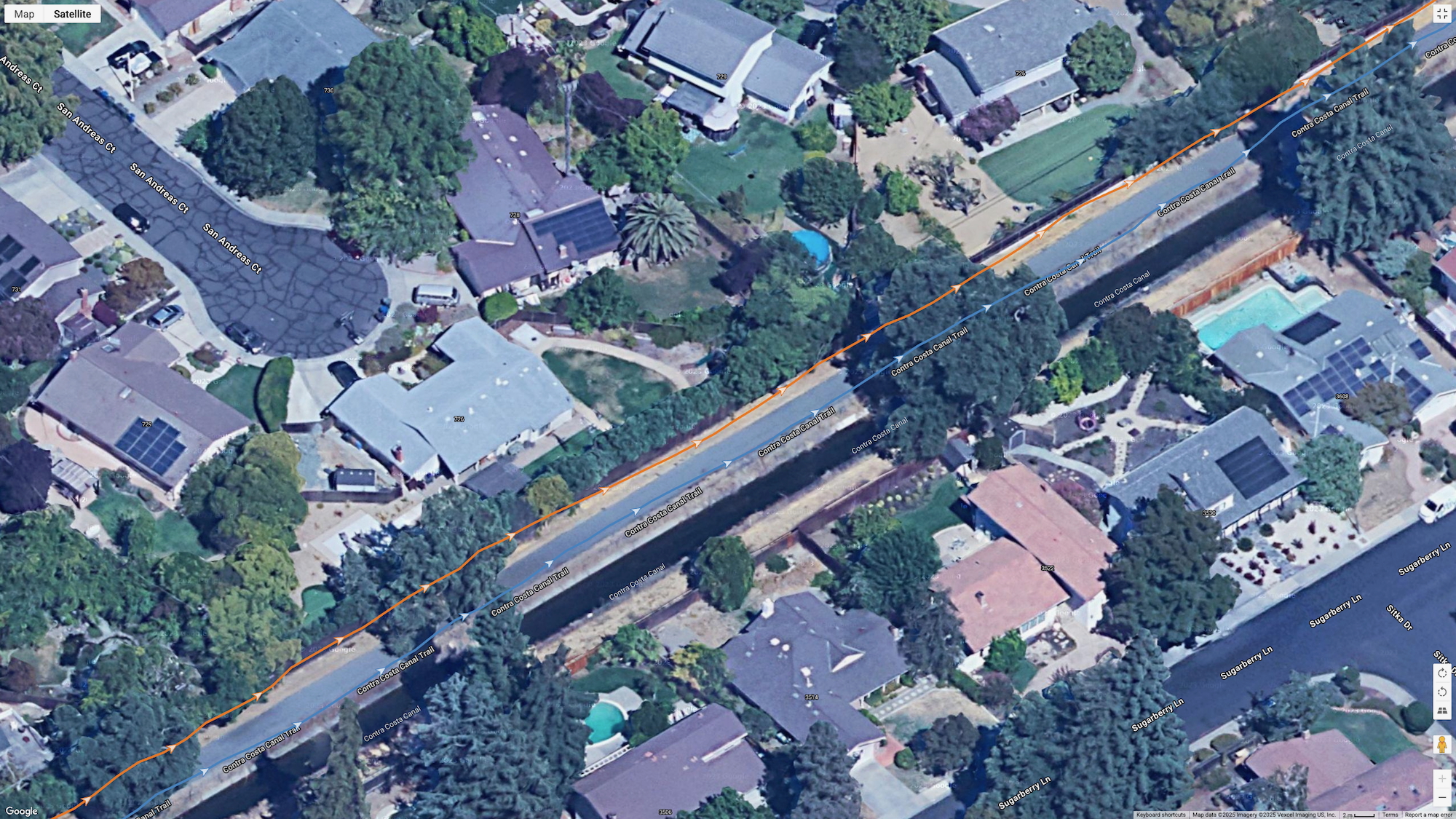 A Google Earth satellite map showing two GPS lines for the Suunto Race 2 and Garmin Venu X1 for the same run, showing how accurate they are.