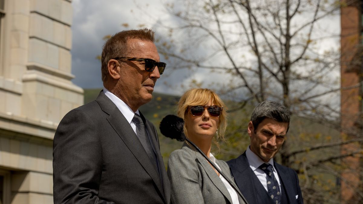 Kevin Costner, Kelly Reilly and Wes Bentley in Yellowstone