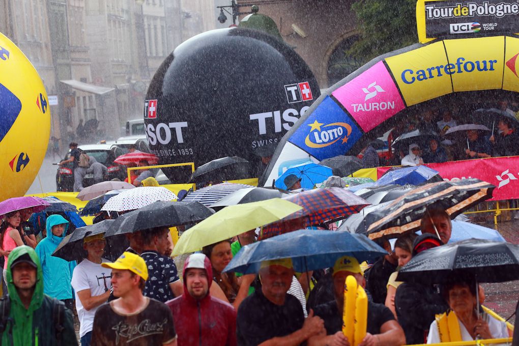 Umbrellas at the start of stage 1 in Poland