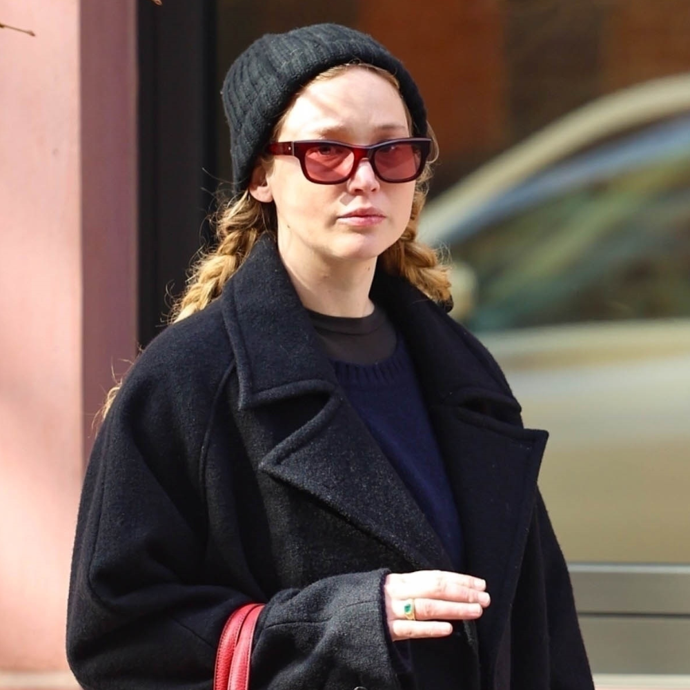 Jennifer Lawrence Has Already Invested in Summer’s Most-Important Bag Colour