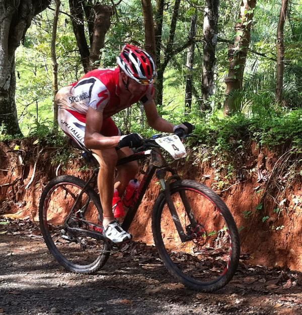 Todd Wells (Specialized) puts the hammer down.