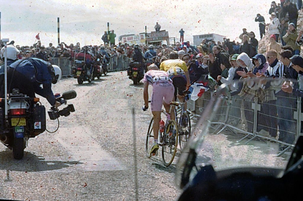 Lance Armstrong and Marco Pantani battle on the Mont Ventoux in 2000