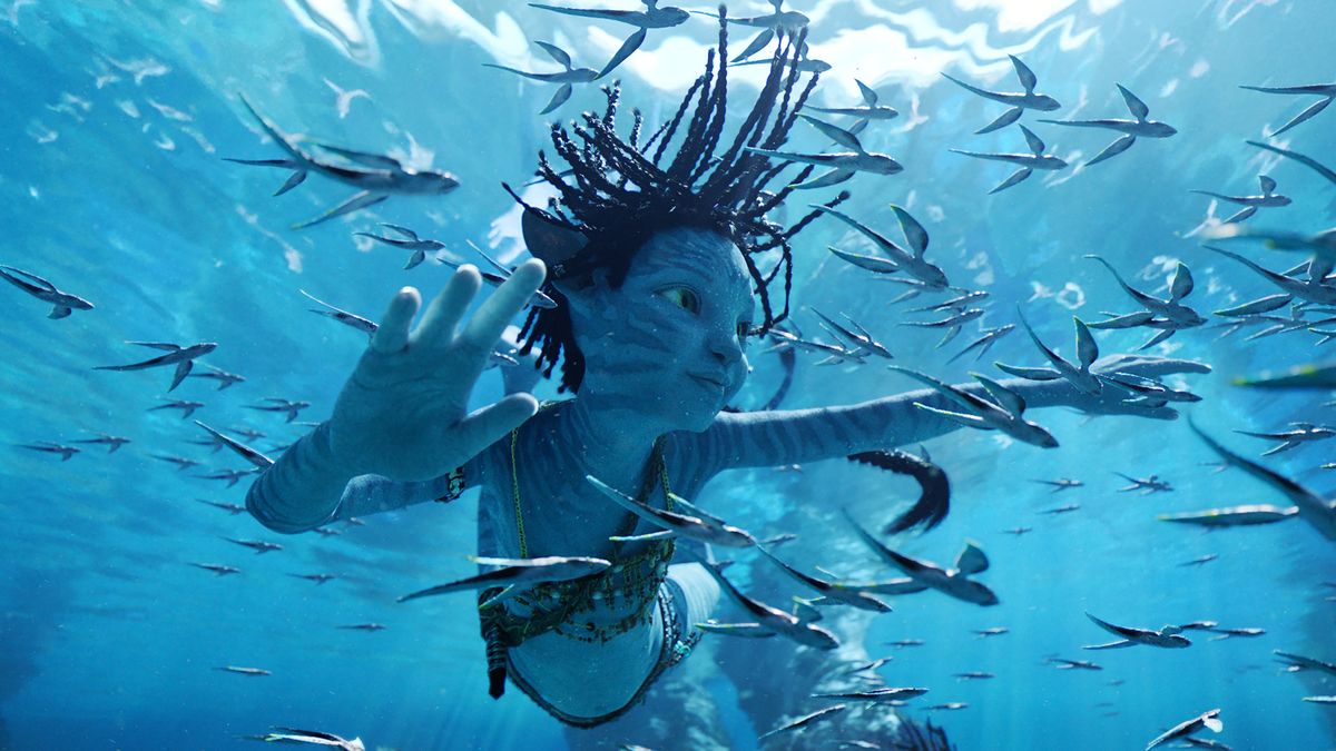 A screenshot of Tuk swimming in Avatar: The Way of Water, one of the best James Cameron movies